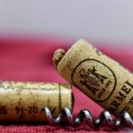Bouchon en liège ou capsule à vis : un choix qui change le vin Technique des vins